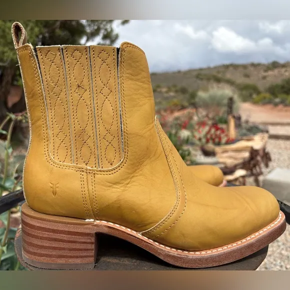 Frye Campus Chelsea Boots