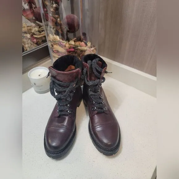 Frye Samantha Hiking Boots Sherling Lining Size 9 B