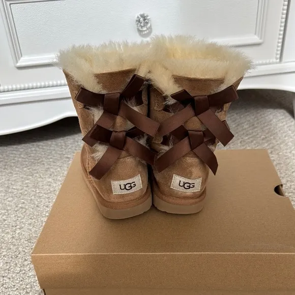 Girls K Bailey Bow II Ugg Boots