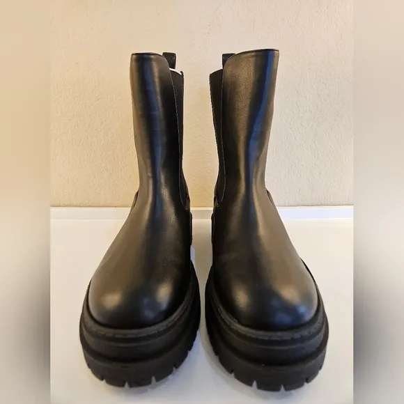 GOOD AMERICAN Women's Black Boots, size 8, NWT