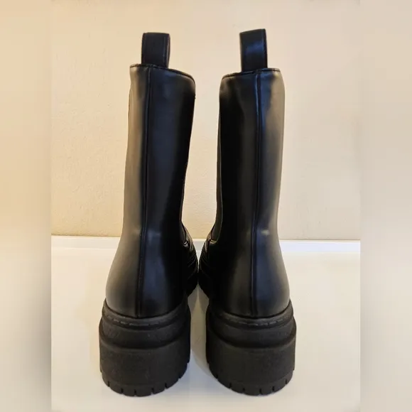 GOOD AMERICAN Women's Black Boots, size 8, NWT