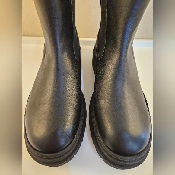 GOOD AMERICAN Women's Black Boots, size 8, NWT
