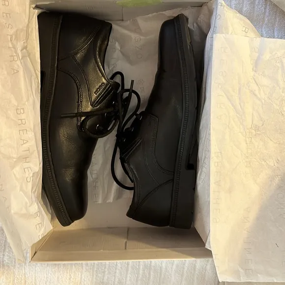 Gorgeous Boys’ Federico Genuine Leather Geox Dress Shoes - Size 40 or 7 Medium