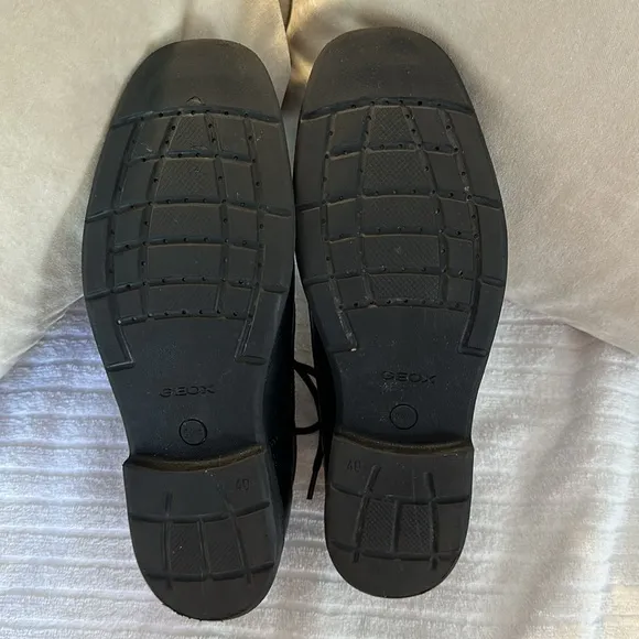 Gorgeous Boys’ Federico Genuine Leather Geox Dress Shoes - Size 40 or 7 Medium