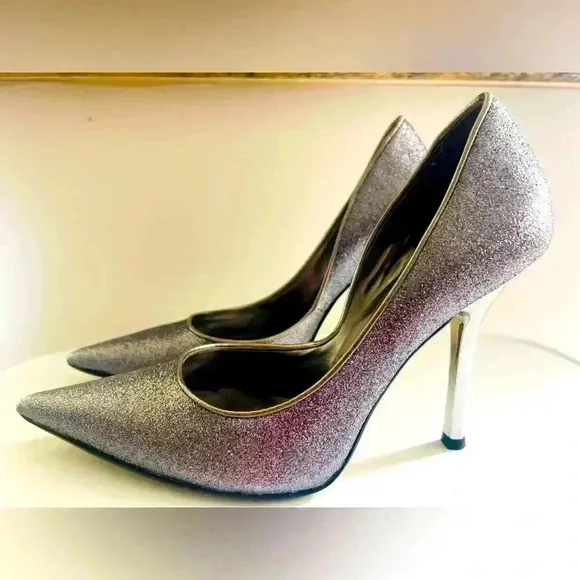 GUESS SHOES SIZE 6.5 SHIMMER SOFT PURPLE COLOR LIKE NEW CONDITION