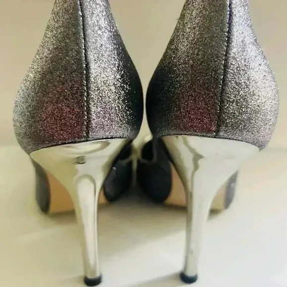GUESS SHOES SIZE 6.5 SHIMMER SOFT PURPLE COLOR LIKE NEW CONDITION