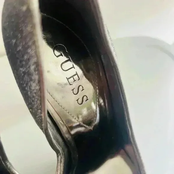 GUESS SHOES SIZE 6.5 SHIMMER SOFT PURPLE COLOR LIKE NEW CONDITION