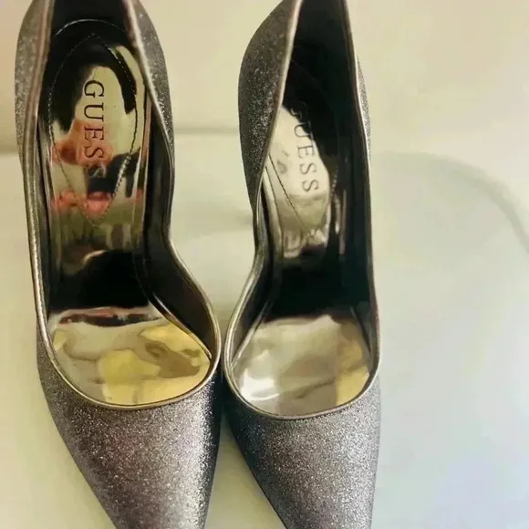 GUESS SHOES SIZE 6.5 SHIMMER SOFT PURPLE COLOR LIKE NEW CONDITION