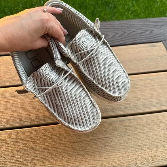 Hey Dude Wally Sox Slip On Shoes Classic Casual Moccasin Light Grey Size 8 Men’s