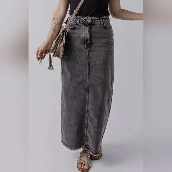 High-Rise Midi Retro 90s Acid Wash Black Denim Back Slit Frayed Hem Jean Skirt