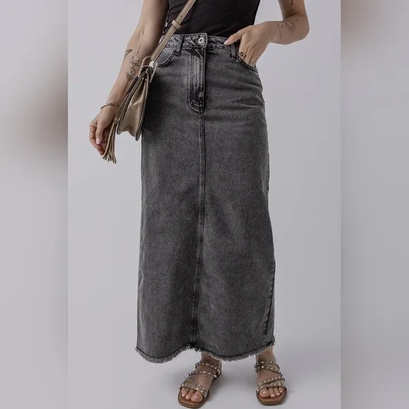 High-Rise Midi Retro 90s Acid Wash Black Denim Back Slit Frayed Hem Jean Skirt