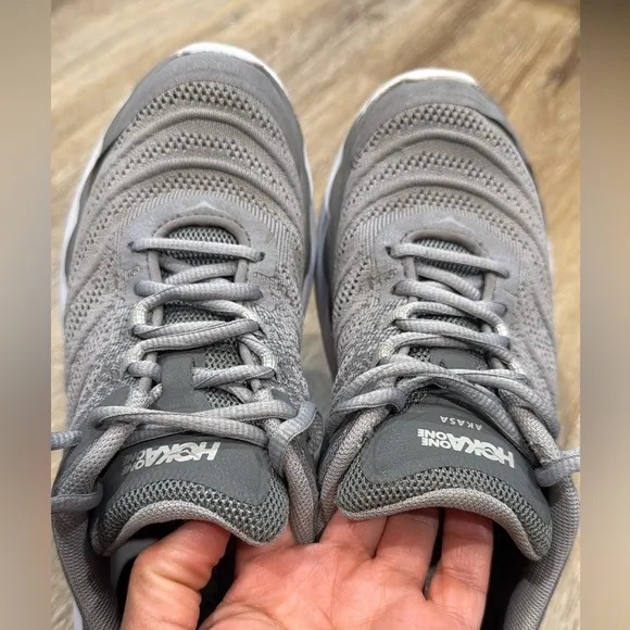 Hoka One One AKASA Size 8 Gray and White Athletic Shoes with Modern Silhouette
