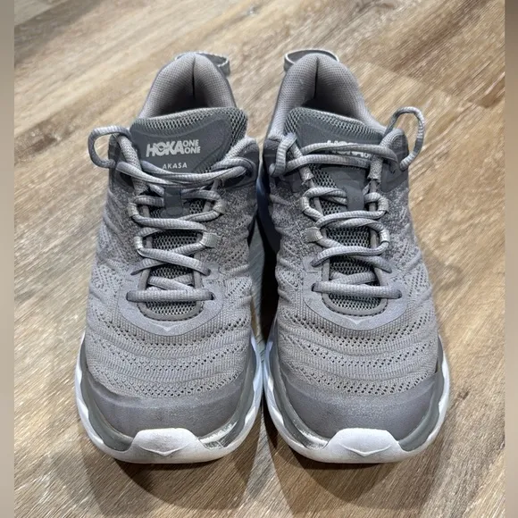 Hoka One One AKASA Size 8 Gray and White Athletic Shoes with Modern Silhouette