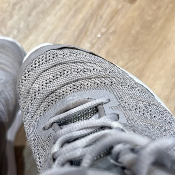 Hoka One One AKASA Size 8 Gray and White Athletic Shoes with Modern Silhouette