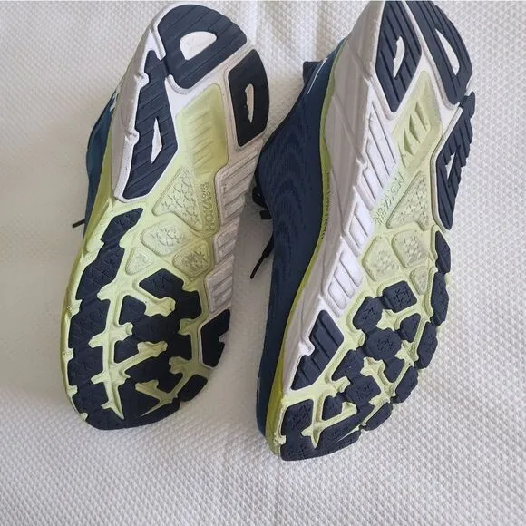 Hoka One One Arahi 6 sneakers athletic running shoes