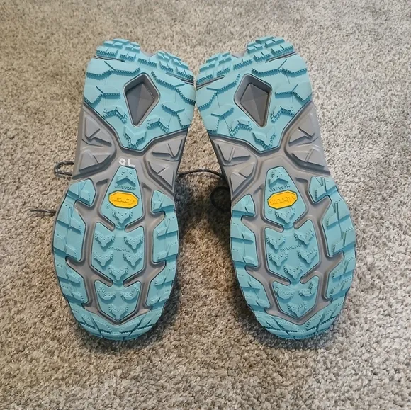 Hoka One One Kaha 2 GTX Gore-Tex Vibram Hiking Boots Women's Size 9B (NWOT)