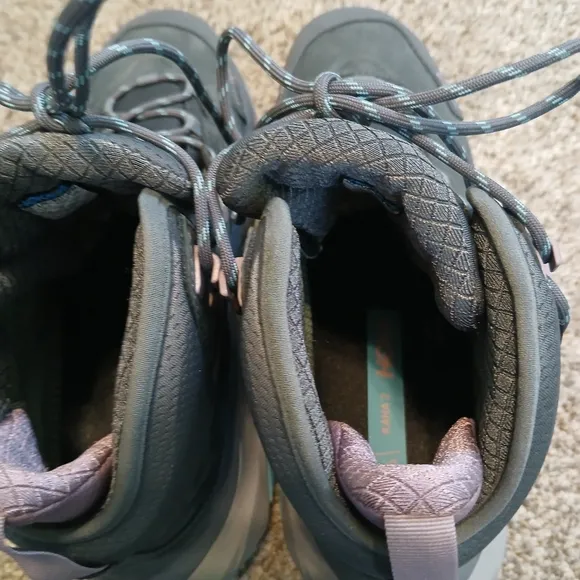 Hoka One One Kaha 2 GTX Gore-Tex Vibram Hiking Boots Women's Size 9B (NWOT)
