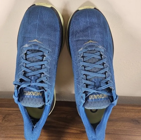 Hoka One One Mach 4 Running Shoes Men's Size 11.5 Dit have a little tear inside