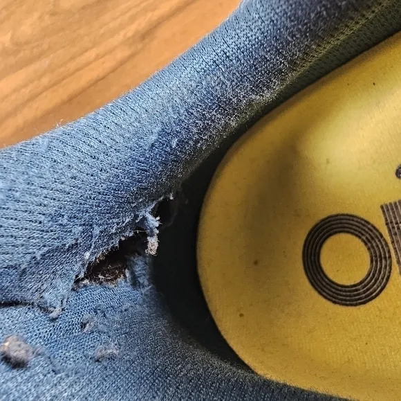 Hoka One One Mach 4 Running Shoes Men's Size 11.5 Dit have a little tear inside