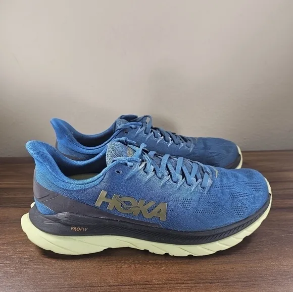 Hoka One One Mach 4 Running Shoes Men's Size 11.5 Dit have a little tear inside