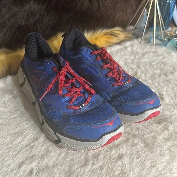Hoka shoes 10.5 (700)