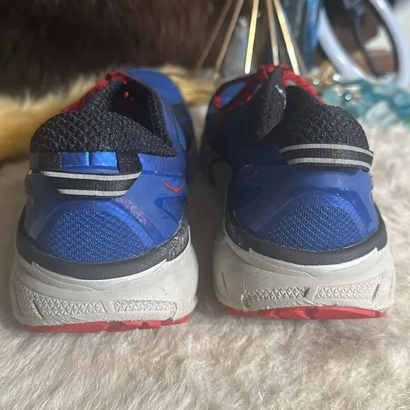 Hoka shoes 10.5 (700)