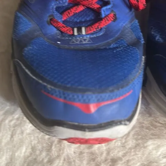 Hoka shoes 10.5 (700)