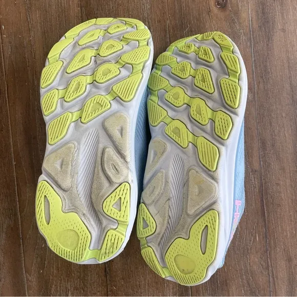 Hoka Women’s Clifton 9 Women’s Sz 8 Blue Pink Running Shoes Athletic Trainers