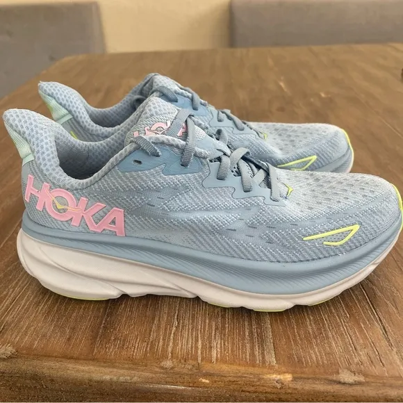 Hoka Women’s Clifton 9 Women’s Sz 8 Blue Pink Running Shoes Athletic Trainers