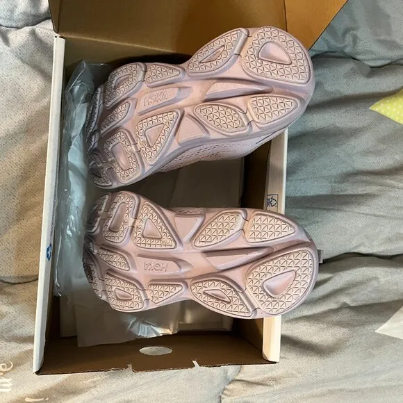 Hokas Bondi 8 Light Purple Running Shoes