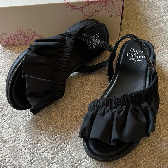 Hope For Flowers by TRACY REESE xNaturalizer Firecracker Sandals