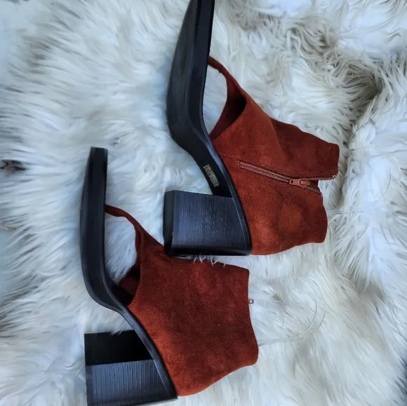 Jeffrey Campbell Trust bootie sandals 9‎