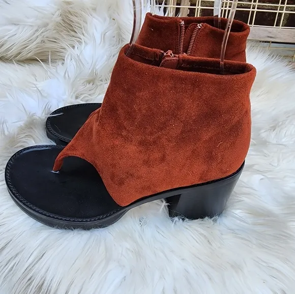 Jeffrey Campbell Trust bootie sandals 9‎