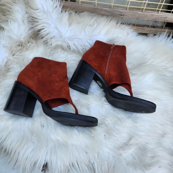 Jeffrey Campbell Trust bootie sandals 9‎