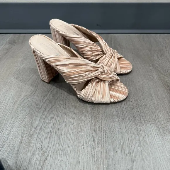 Jeffrey Campbell x Free Peoplee Sandals Pleated Knot in Metallic Pink