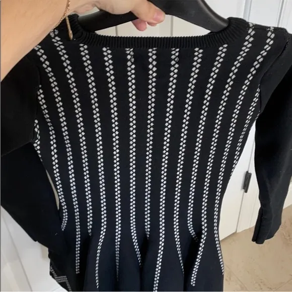 🖤🤍JOA Los Angeles Black fine knit long sleeve dress🖤🤍
