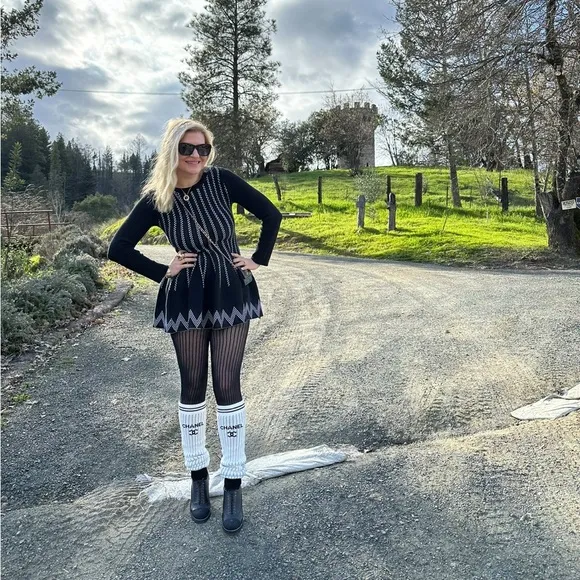 🖤🤍JOA Los Angeles Black fine knit long sleeve dress🖤🤍