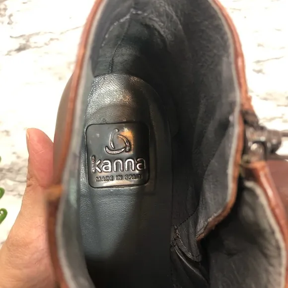 Kanna Leather Tobacco Brown Heeled Booties Size 39