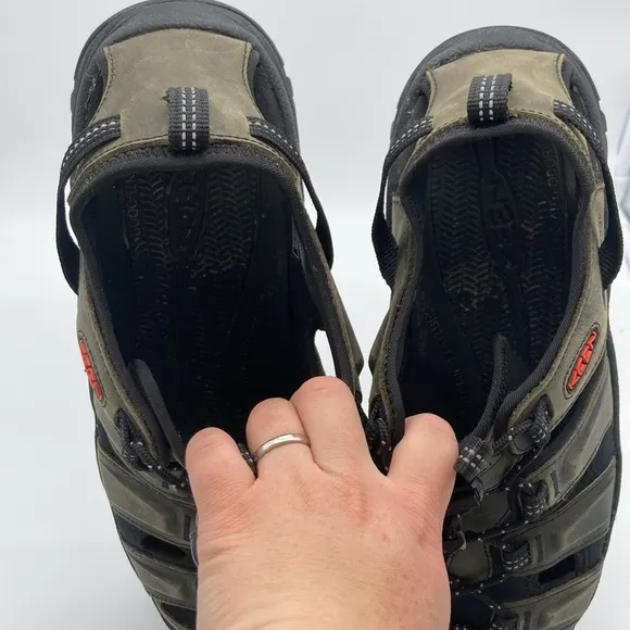 KEEN GREEN GREY TARGHEE III SANDALS