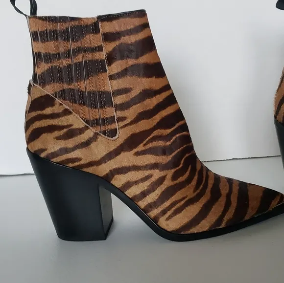 KENNETH Cole WEST SIDE POINTED TOE TIGER BOOTIES