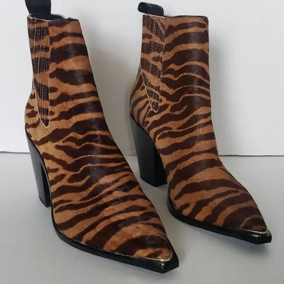KENNETH Cole WEST SIDE POINTED TOE TIGER BOOTIES