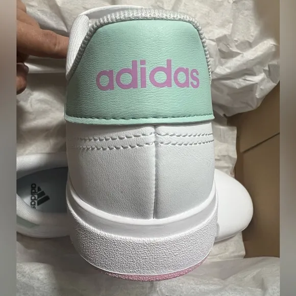 Kids' Adidas Grand Court 2.0 Elastic Lace and Top Strap Shoes US 6.5 Big Kid NIB