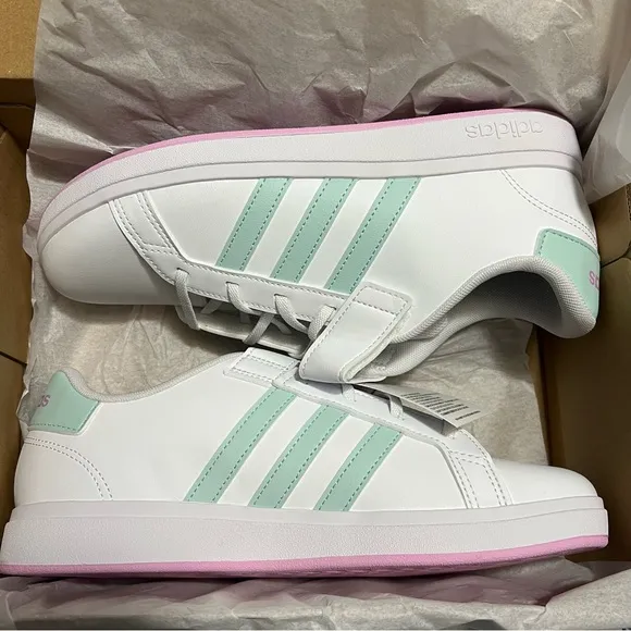 Kids' Adidas Grand Court 2.0 Elastic Lace and Top Strap Shoes US 6.5 Big Kid NIB