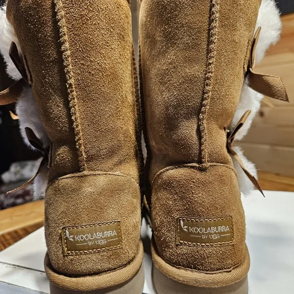 Koolaburra Cozy Tan Suede Boots By Ugg with Fur Lining