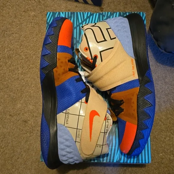 Kyrie Irving S1 Hybrid &quot;What The&quot; shoes (Slightly used, Box Included)