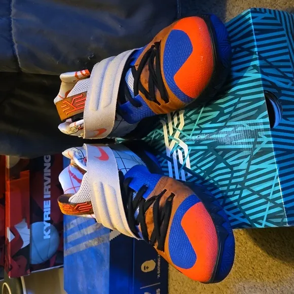 Kyrie Irving S1 Hybrid &quot;What The&quot; shoes (Slightly used, Box Included)