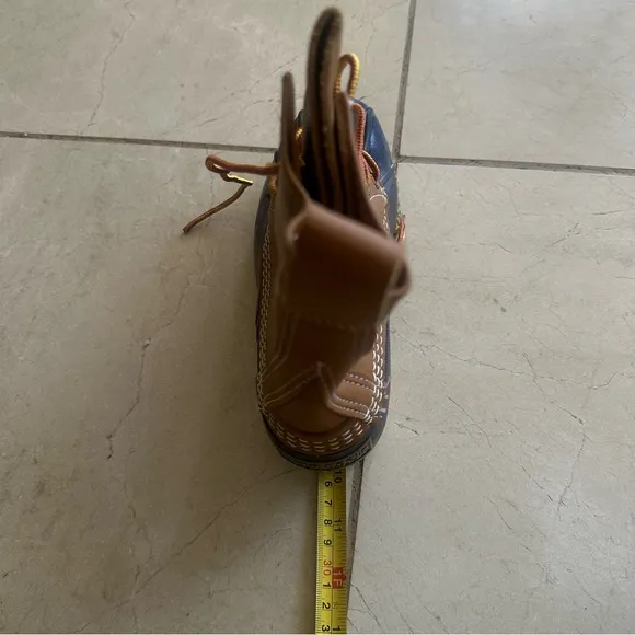 L. L. Bean women’s NEW weather proof duck boots size 6