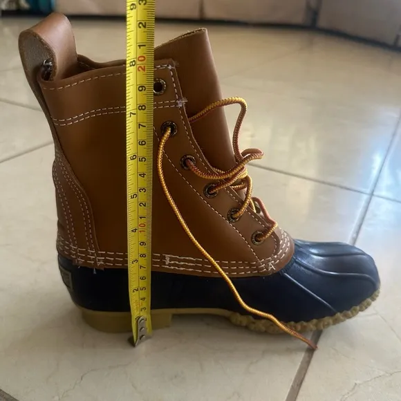 L. L. Bean women’s NEW weather proof duck boots size 6