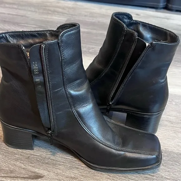 La Canadienne Black Square Toe Leather Bootie Boots Faux Fur Lined size 8.5