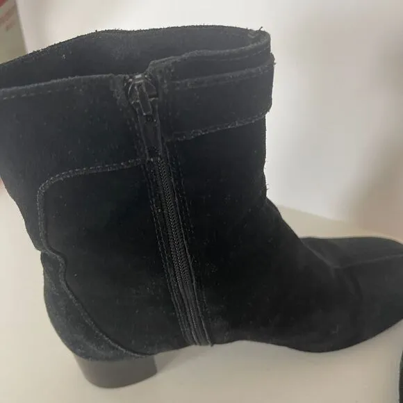 La Canadienne women's 7 black suede ankle boots,‎ silver buckle, made in Canada